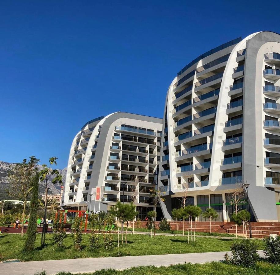 Suncoast Suites Bar Eksteriør billede