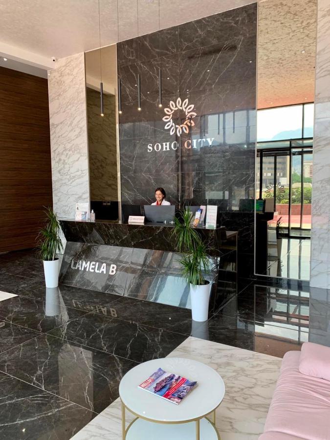Suncoast Suites Bar Eksteriør billede